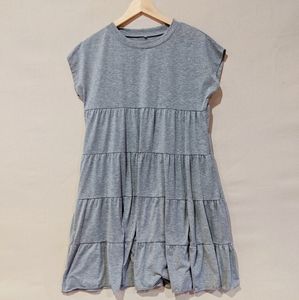 Layered heather gray dress with cap sleeves!